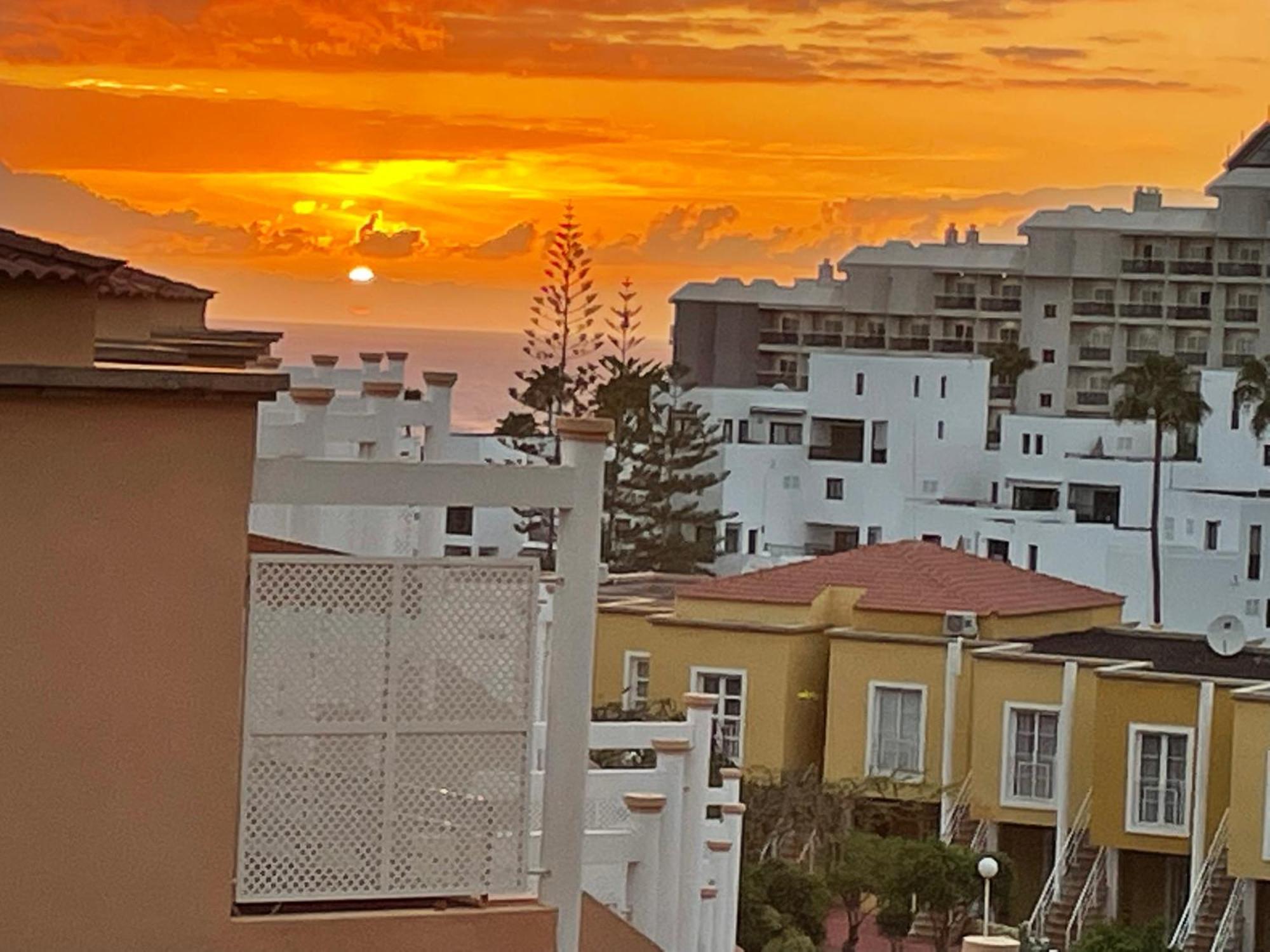 Sunny Dream - Costa Adeje Apartment Bagian luar foto